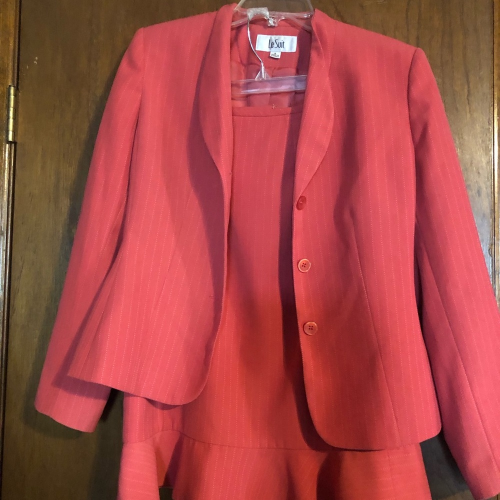 Women’s suit